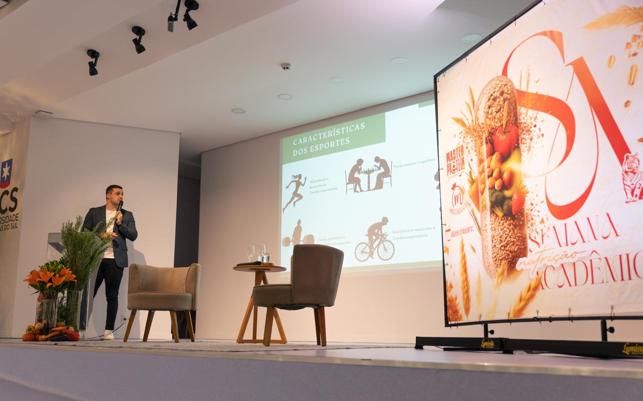 Held palestrando na Semana Acadêmica de Nutrição